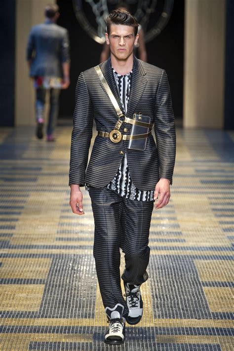 tenue versace homme